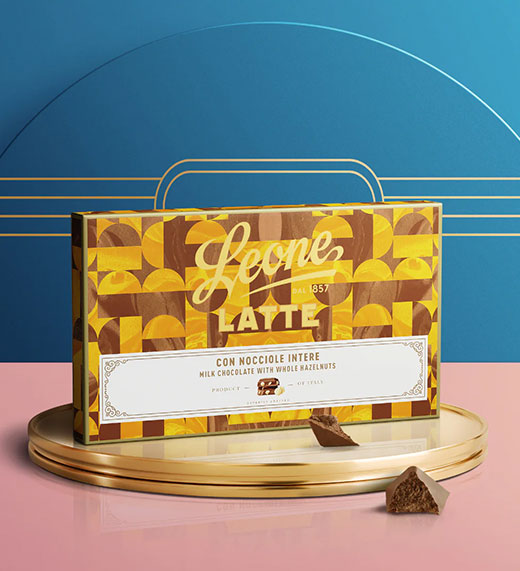 Blocco cioccolato latte con nocciole intere 750 gr